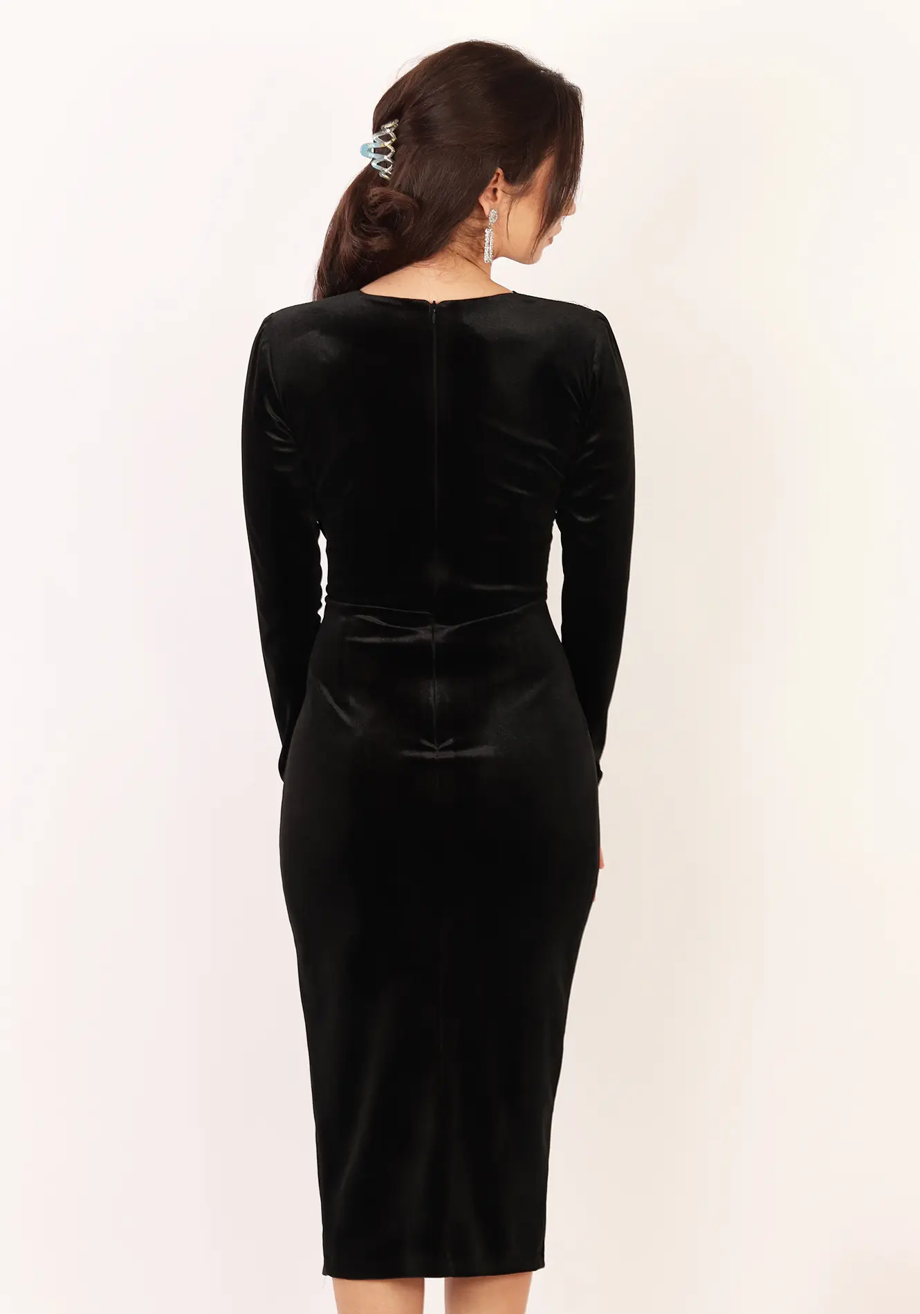 Rochie neagra eleganta din catifea cu despicatura pe picior [3]