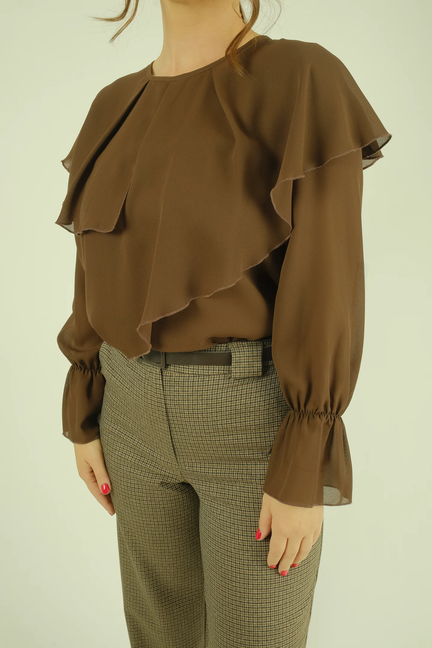 Bluza eleganta maro cu volane [1]