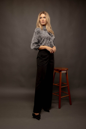 Camasa eleganta din satin alb-negru cu imprimeu abstract [1]