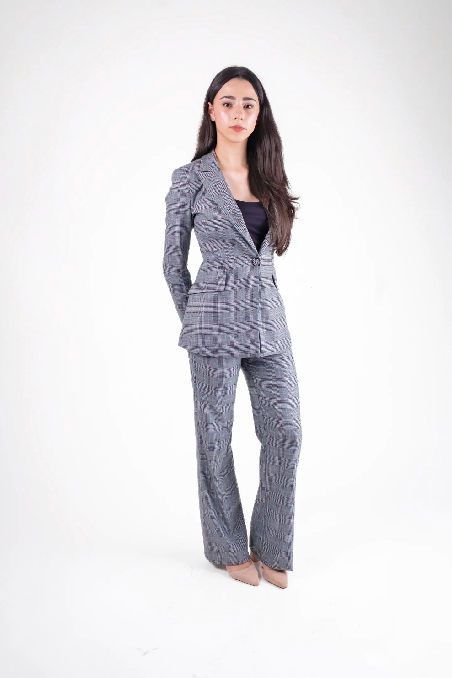 COSTUME - Costum dama gri in carouri cu sacou cambrat si pantaloni eleganti