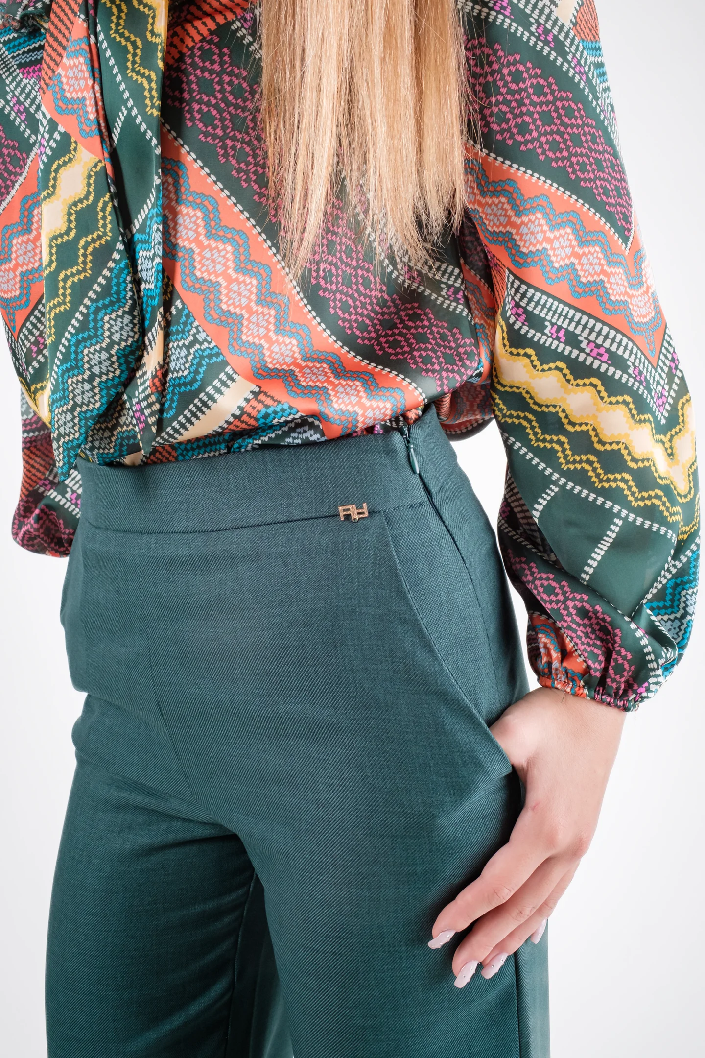 Costum dama verde smarald-sacou cambrat si pantaloni evazati [5]