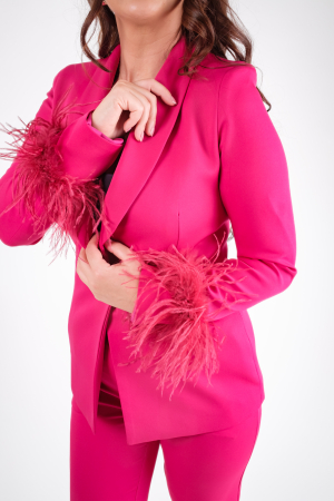 Costum elegant fuchsia cu pene decorative [5]