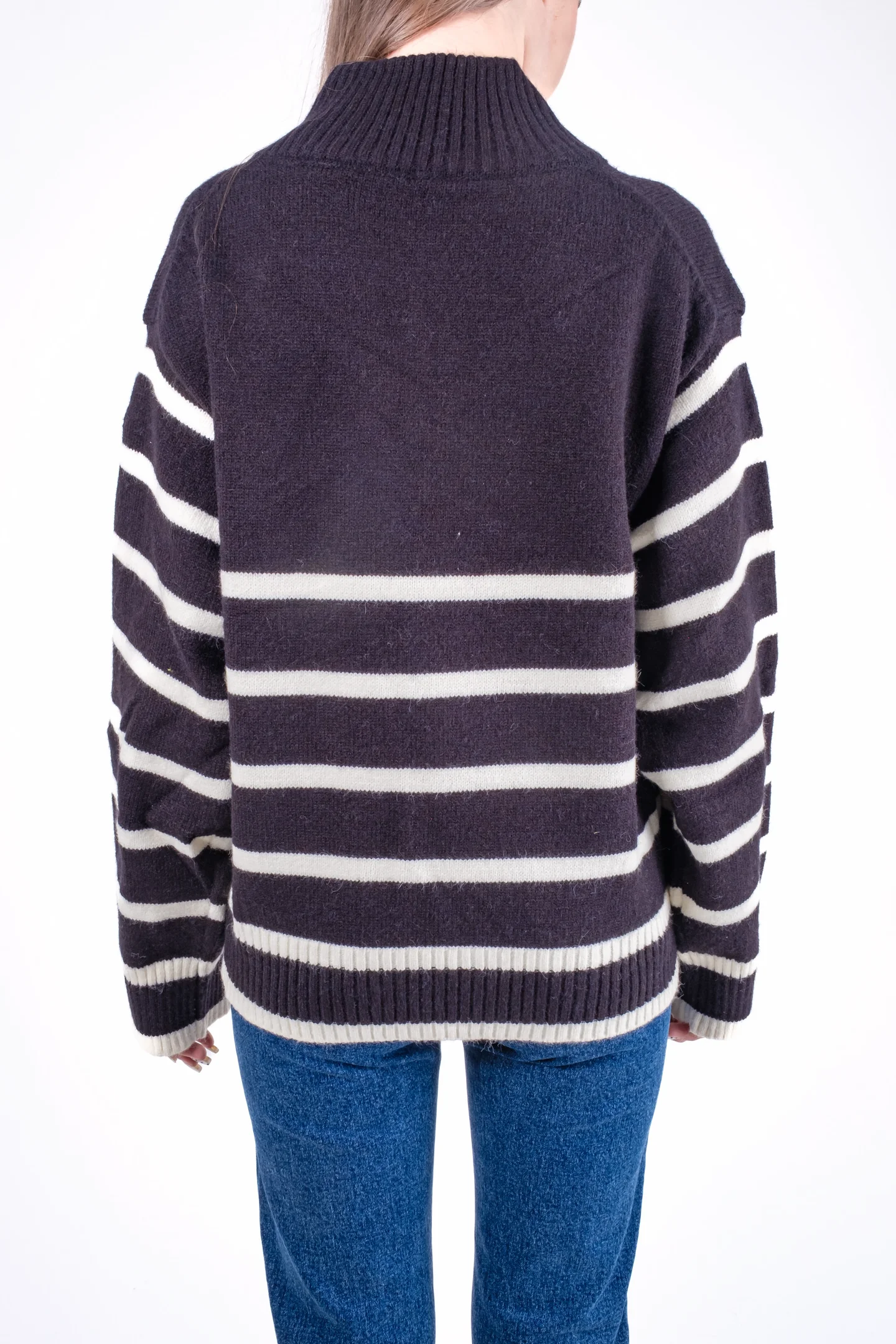 Pulover dama tricotat cu dungi si guler V inalt [2]