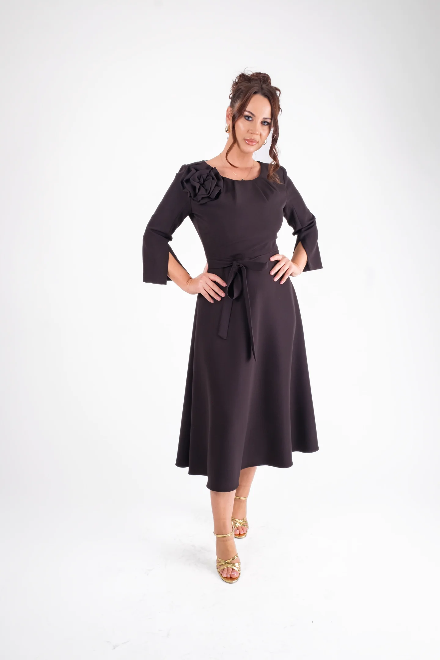 Rochii de ocazie midi - Rochie eleganta midi cu floare aplicata si cordon in talie