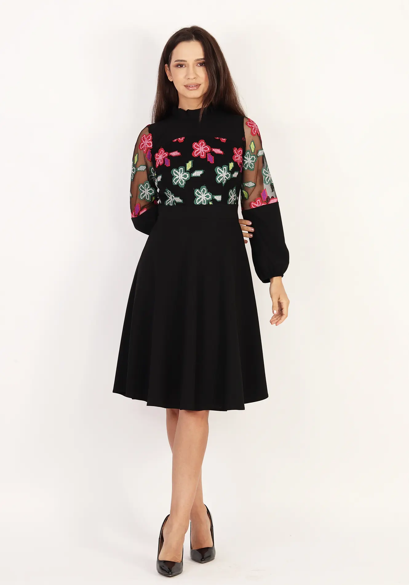 NOUTATI - Rochie eleganta neagra cu broderie florala si maneci din tull