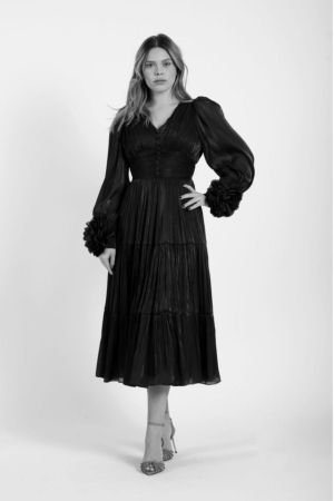 Rochii de ocazie midi - Rochie neagra cu falduri ,talie marcata si detalii florale  detasabile