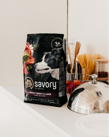 Hrană uscată completa Savory pentru câini adulți de talie medie - cu carne proaspătă de curcan și miel, 3 kg  [1]