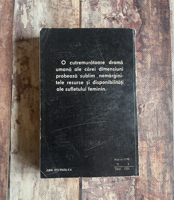 Daphne du Maurier - Rebecca [2]