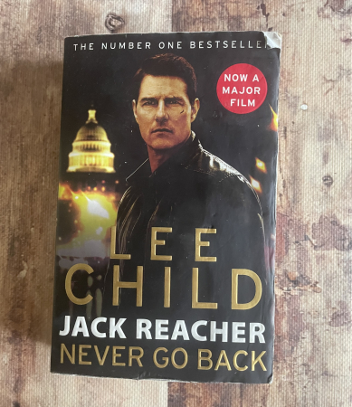 Cărți în limba engleză - Lee Child - Jack Reacher. Never go back.