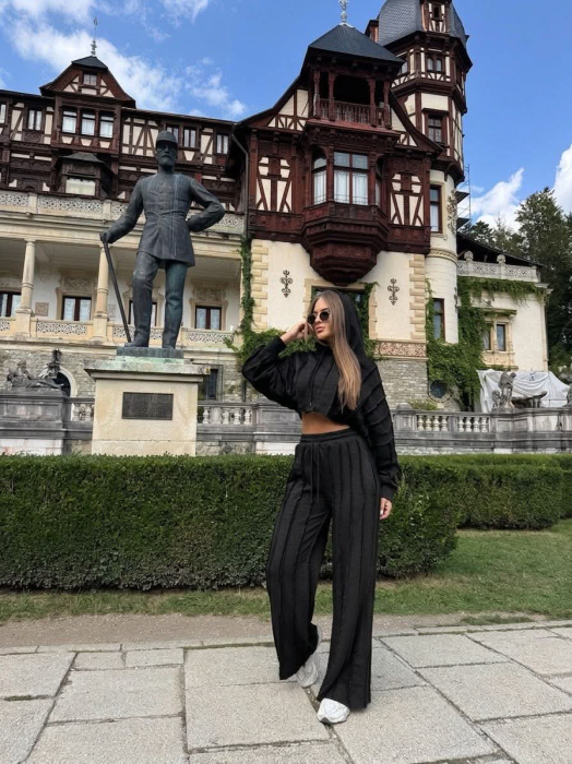 Trening Bella cu Hanorac Cropped și Pantaloni Largi [4]