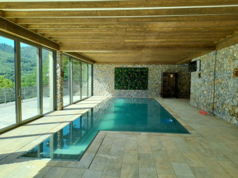Portofoliu de Lucrari Constructii Piscine - Piscina Rosa Gres Piatra Neamt Pensiunea Vladurel