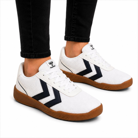 INCALTAMINTE - Adidasi Hummel steady game albi