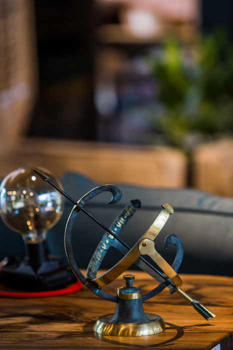 Ceas de soare mic, Bronz, 30 x 25 x 25 cm [2]