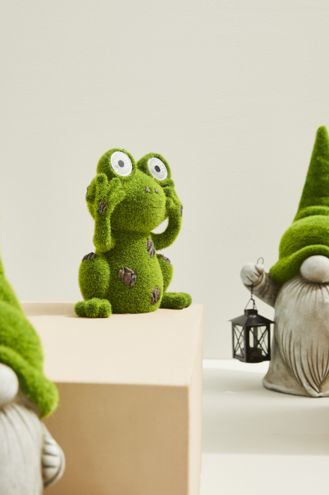 Decoratiune pentru gradina Gnome With Flower, Gri/Verde, Compozit, 31 cm [3]