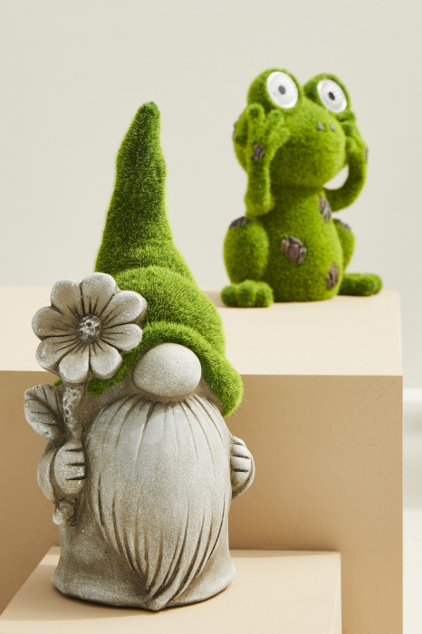 Decoratiune pentru gradina Gnome With Flower, Gri/Verde, Compozit, 31 cm [4]