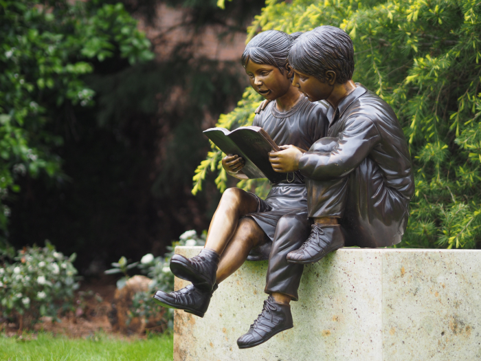 Statuie baiat si fata, Bronz,  80 X 53 X 52 cm [3]