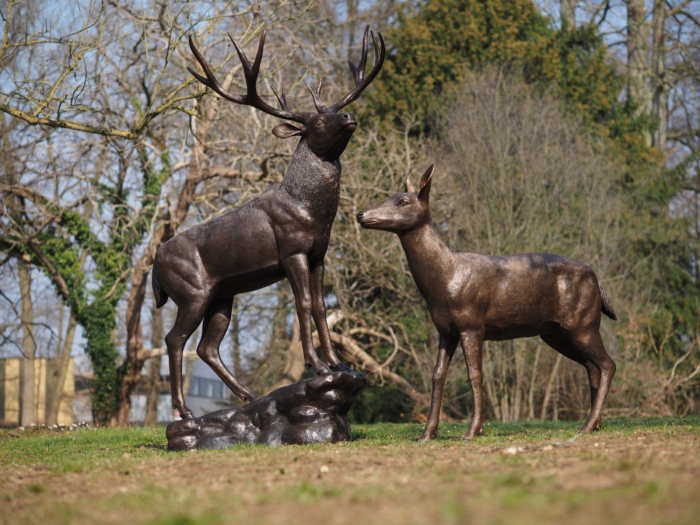Statuie bronz, Cerb în picioare pe bază [6]