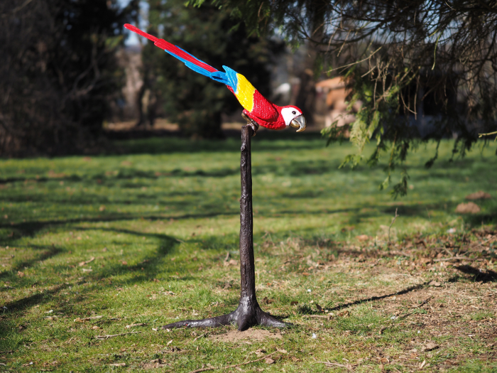 Statuie bronz, Papagal în copac (cu capul în jos) [4]