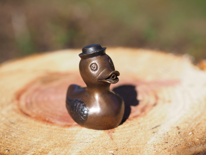 Statuie bronz, Rață cu pălărie 9 x 6 x 8 cm [3]