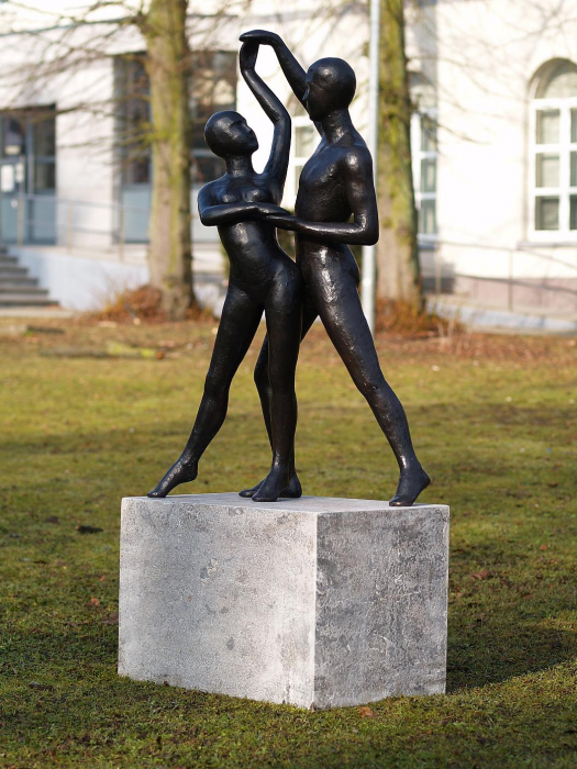 Statuie cuplu modern care danseaza, Bronz, 147 X 40 X 60 cm [2]