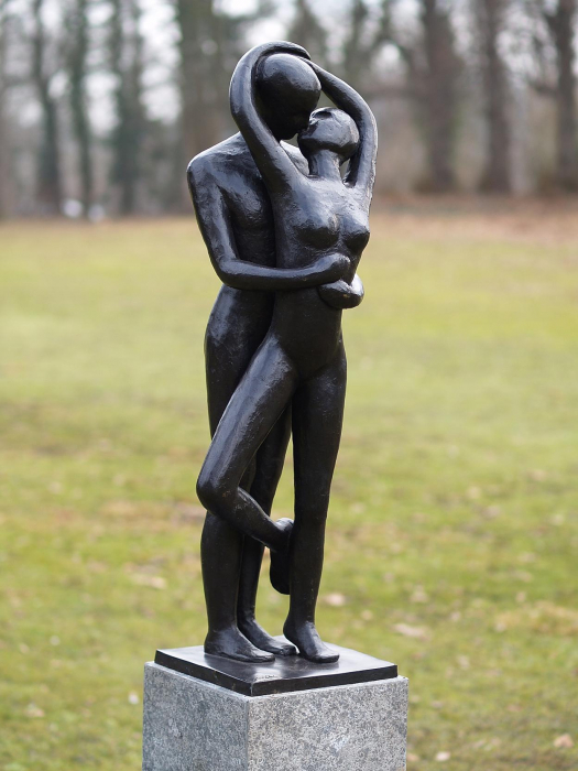 Statuie cuplu modern care se pupa, Bronz, 98 X 28 X 28 cm [2]