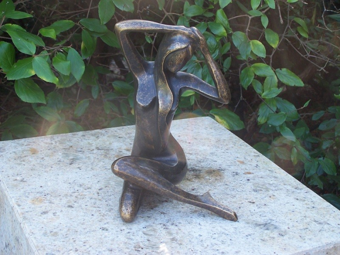 Statuie doamna care sta jos, Bronz, 24 x 17 x 18 cm [3]