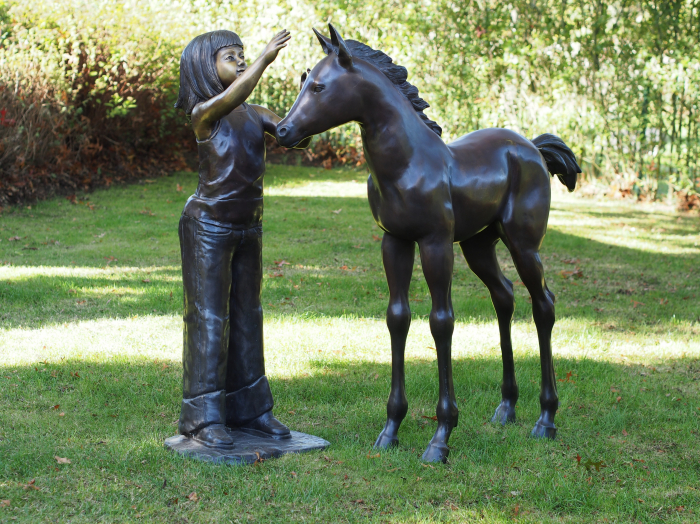 Statuie fata cu, calul acesteia, Bronz, 113 X 60 X 120 cm [2]