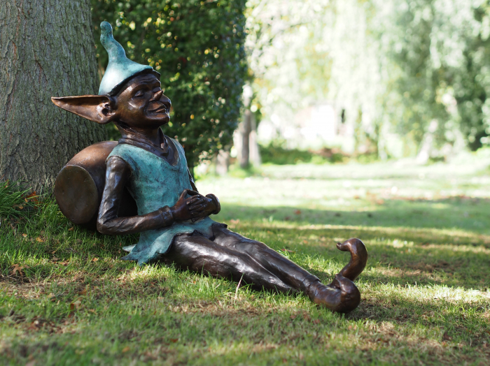 Statuie elf rezemat de ulcior, Bronz, 57 X 40 X 100 cm [2]