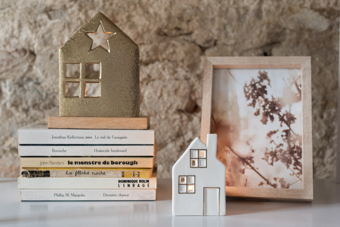 Suport lumanare tip pastila din aluminiu, auriu | L 13X l 8X H 15.5 cm [5]