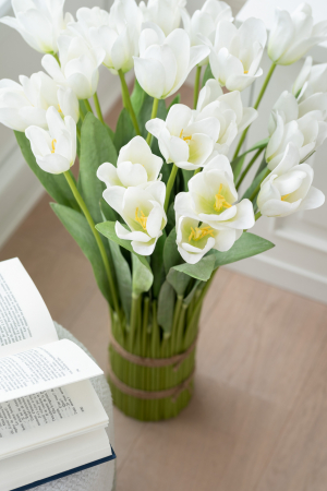 Plante artificiale si uscate - Buchet Lalele , Fibre sintetice, Alb, 33.5x25x66 cm