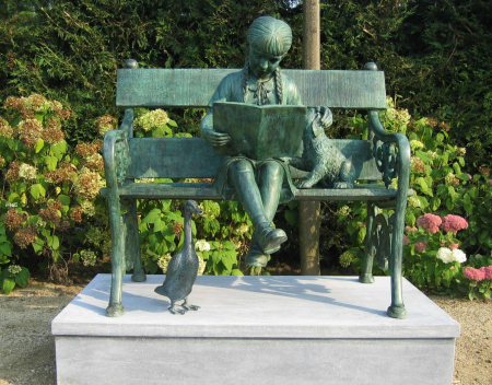 Statui - Fata cu un caine, Bronz, 70 X 59 X 70 cm