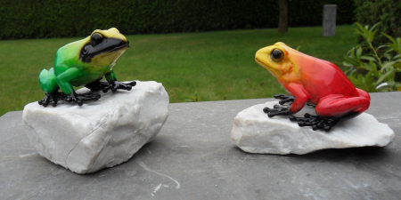 Figurine bronz - Figine broaste pe o piatra, Bronz, 7 x 8 x 7 cm