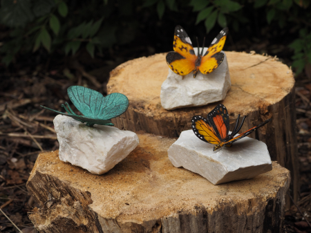 SALE % - Set 3 Figurine fluturi care stau pe pietre, Bronz, 12 x 11 x 11 cm
