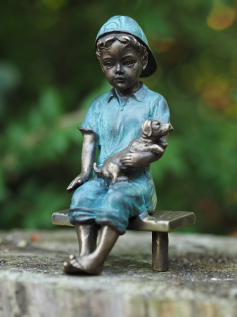 Figurine bronz - Statuie baiat cu, cainele sau, Bronz, 15 x 8 x 8 cm