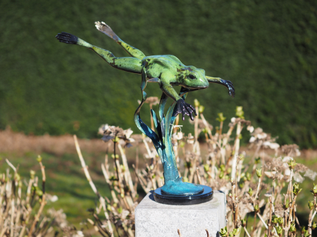 Figurine bronz - Statuie bronz, Broască săritoare (în jos)