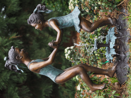 Statui - Statuie fete in constum de baie, Bronz 103 X 33 X 70 cm