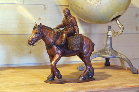 Statui - Statuie pescar pe cal, Bronz, 28 X 18 X 32 cm