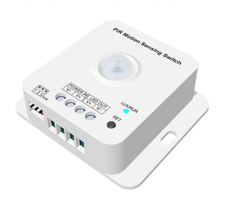 LED szalag vezérlő - Comutator de detectare a mișcării PIR 12-48VDC 6A (fără RF) E1-RC