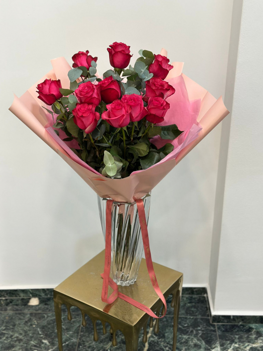 Buchet floral trandafiri roz țiclam [1]