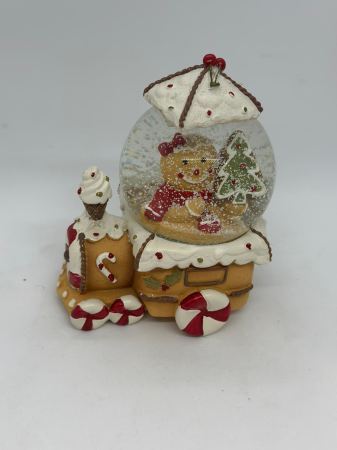 Decoratiuni de Craciun - trenulet din turta dulce cu glob