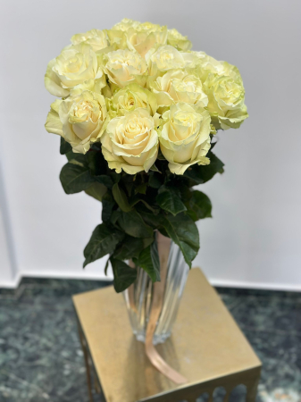 Buchet floral 11 trandafiri albi [1]