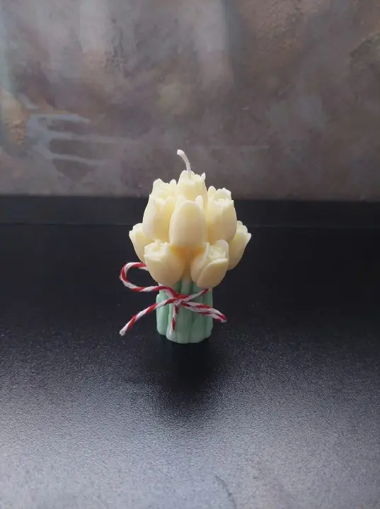 Lumanare parfumata in forma unui buchet de lalele, ceara naturala din soia, fitil de bumbac, Handmade [3]