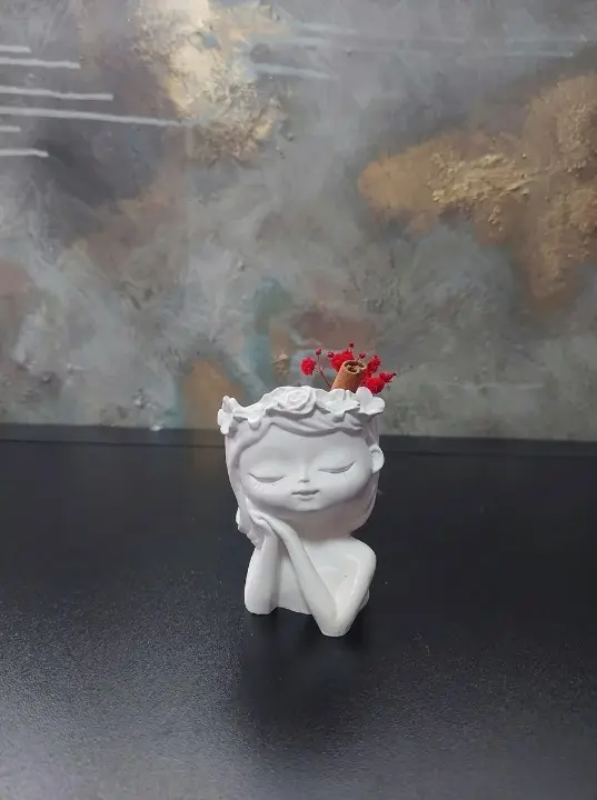 Fetita din ceramica cu ceara naturala din soia parfumata, lucrate manual [2]