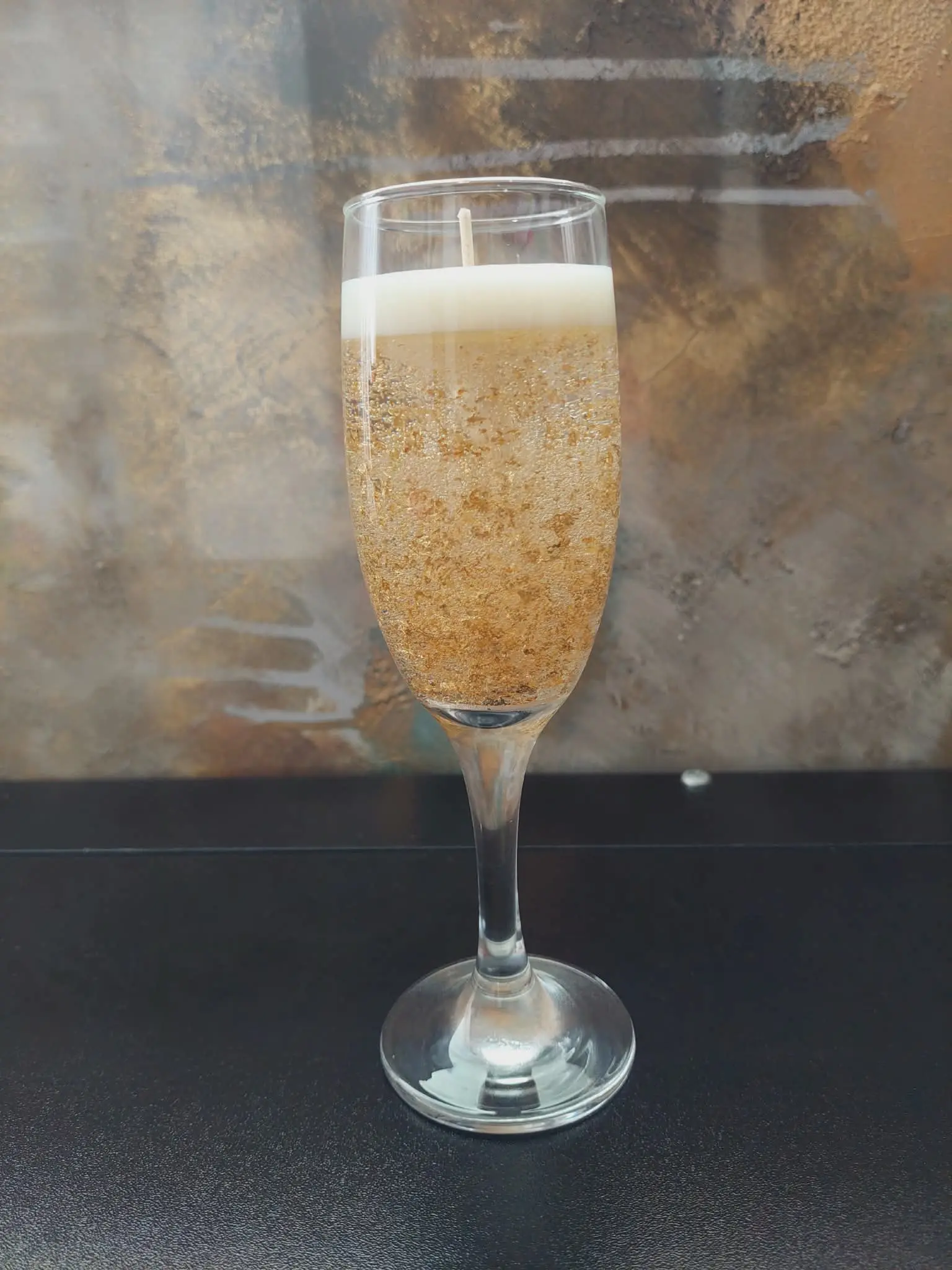 Lumânare artizanală decorativa „Golden Champagne” [4]