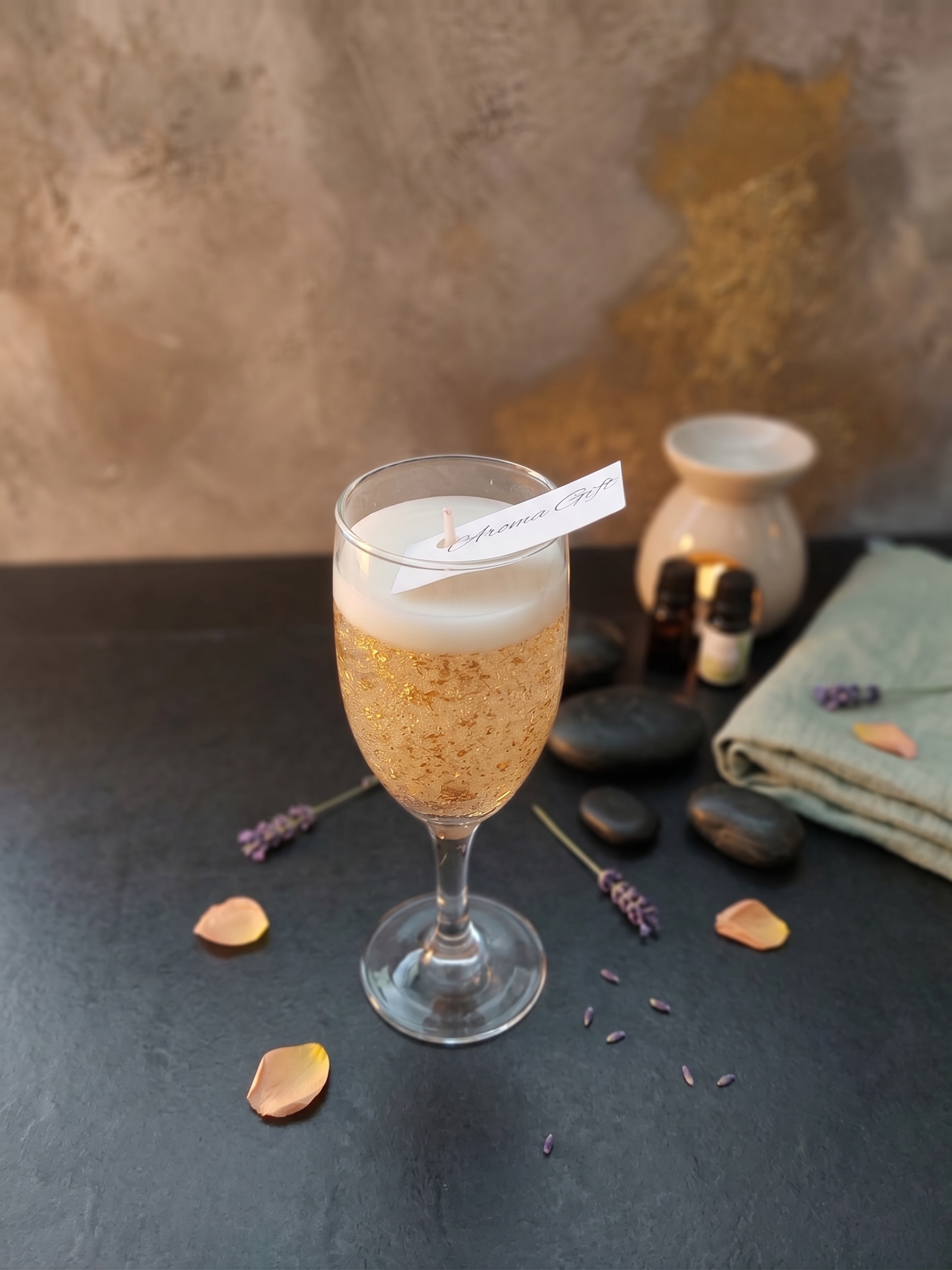 Lumânare artizanală decorativa „Golden Champagne” [2]