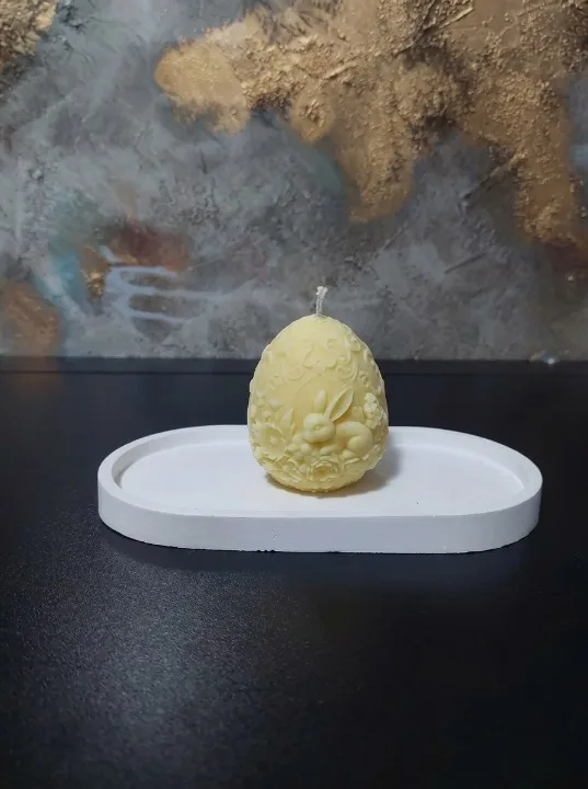 Lumanare in forma de ou din ceara naturala de soia cu imprimeu cu iepuras si cu miros de iasomie [2]