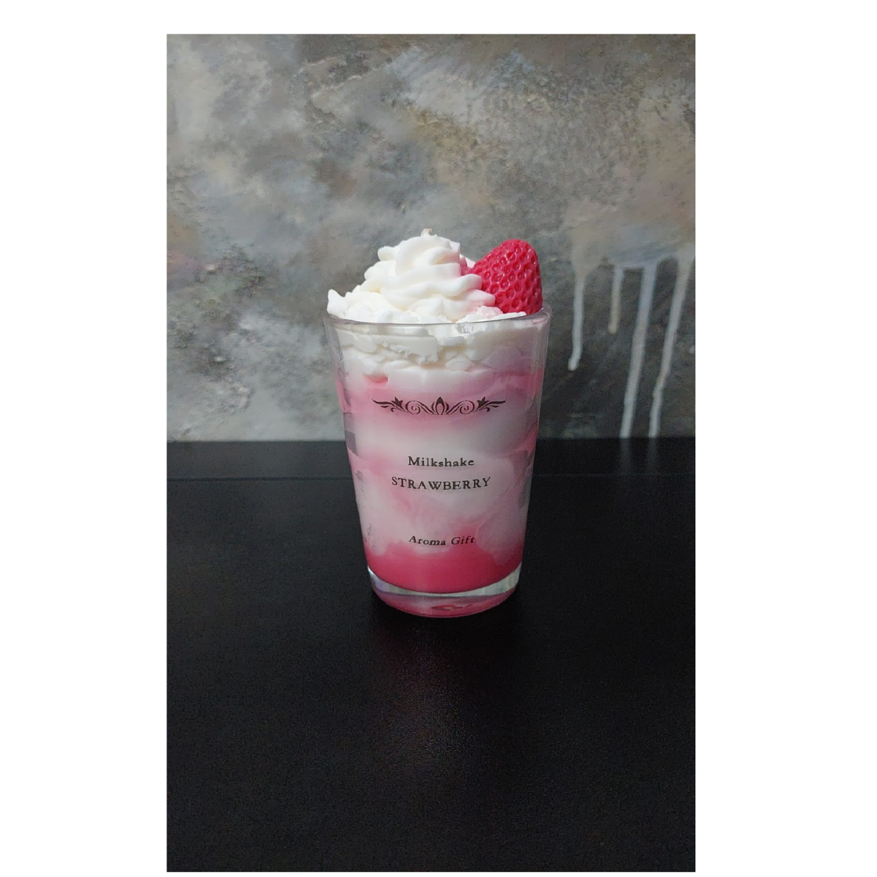 Lumânare Parfumată Milkshake Strawberry – Răsfăț Dulce în Pahar [2]