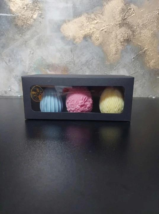 Set cadou cu 3 lumanari in forma de ou cu diverse imprimeuri din ceara naturala parfumata cu miros de iasomie [3]