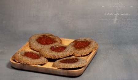 Biscuiti - Biscuiti cu mac si gem