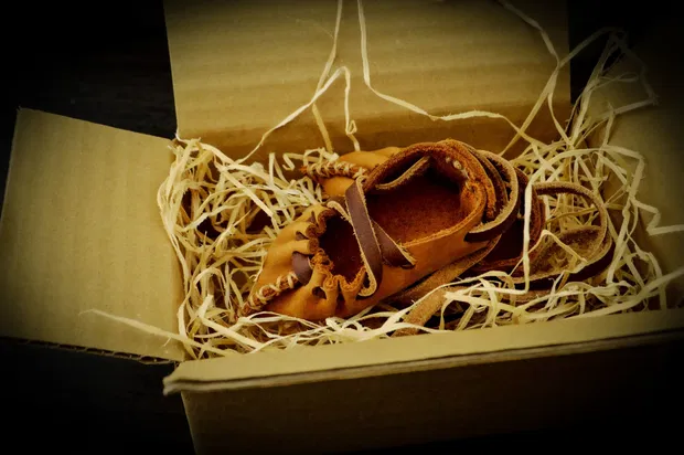 Breloc tip opincuta in miniatura [2]